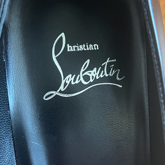 CHRISTIAN LOUBOUTIN
Pumppie Red Sole Calfskin Leather Round Toe, NEW - Picture 12 of 16